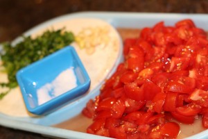 Tomato Basil Pasta Sauce - Cut Ingredients