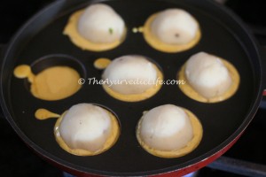 Batata Wada (Non fried) - Aloo in Batter on Pan