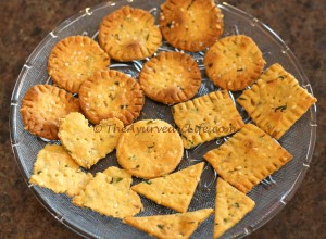 Wheat-Jowar Spiced Crackers - Shapes